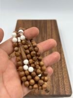 ⁦مسباح خشب كوك مع عظم جمل⁩ - الصورة ⁦4⁩