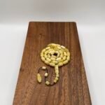 مسباح مستكه شبيه الكهرمان