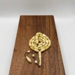 مسباح مستكه شبيه الكهرمان