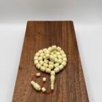 مسباح مستكه شبيه الكهرمان