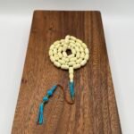 مسباح مستكه شبيه الكهرمان