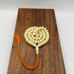 مسباح مستكه شبيه الكهرمان