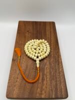 مسباح مستكه شبيه الكهرمان