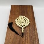 مسباح مستكه شبيه الكهرمان