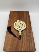 مسباح مستكه شبيه الكهرمان