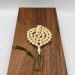 مسباح مستكه شبيه الكهرمان