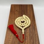 مسباح مستكه شبيه الكهرمان