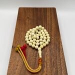 مسباح مستكه شبيه الكهرمان