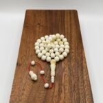 مسباح مستكه شبيه الكهرمان