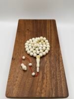 مسباح مستكه شبيه الكهرمان