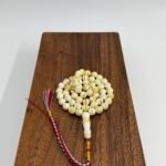 مسباح مستكه شبيه الكهرمان مشخط تايقر