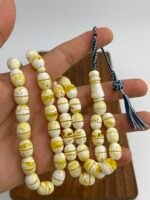 ⁦مسباح مستكه شبيه الكهرمان مشخط تايقر⁩ - الصورة ⁦2⁩