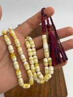 ⁦مسباح مستكه شبيه الكهرمان مشخط تايقر⁩ - الصورة ⁦2⁩