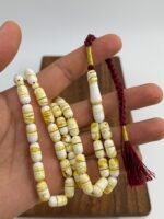 ⁦مسباح مستكه شبيه الكهرمان مشخط تايقر⁩ - الصورة ⁦2⁩